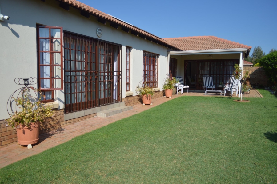 3 Bedroom Property for Sale in Wilkoppies North West